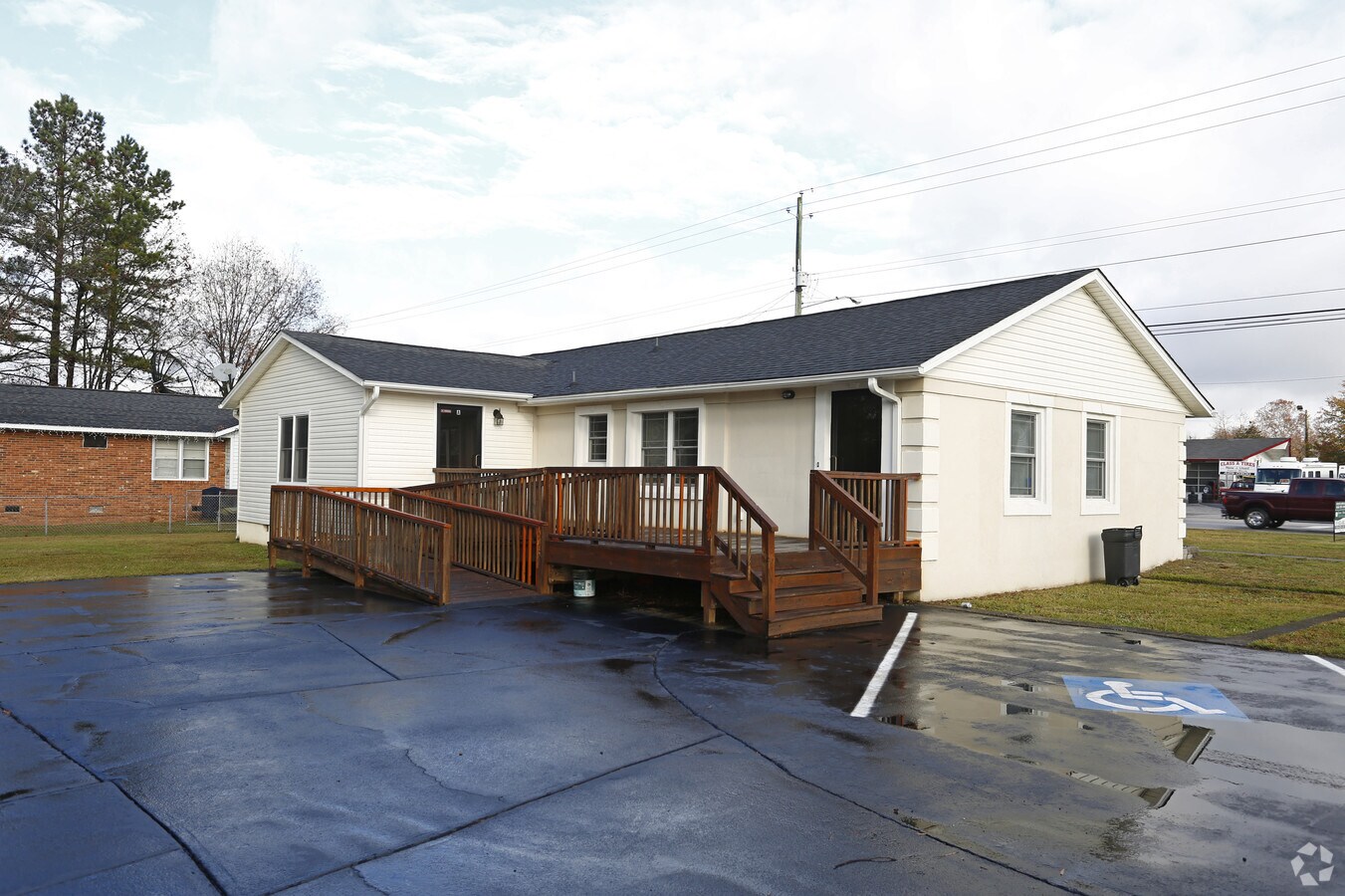 2206 Hope Mills Rd, Fayetteville, NC 28304