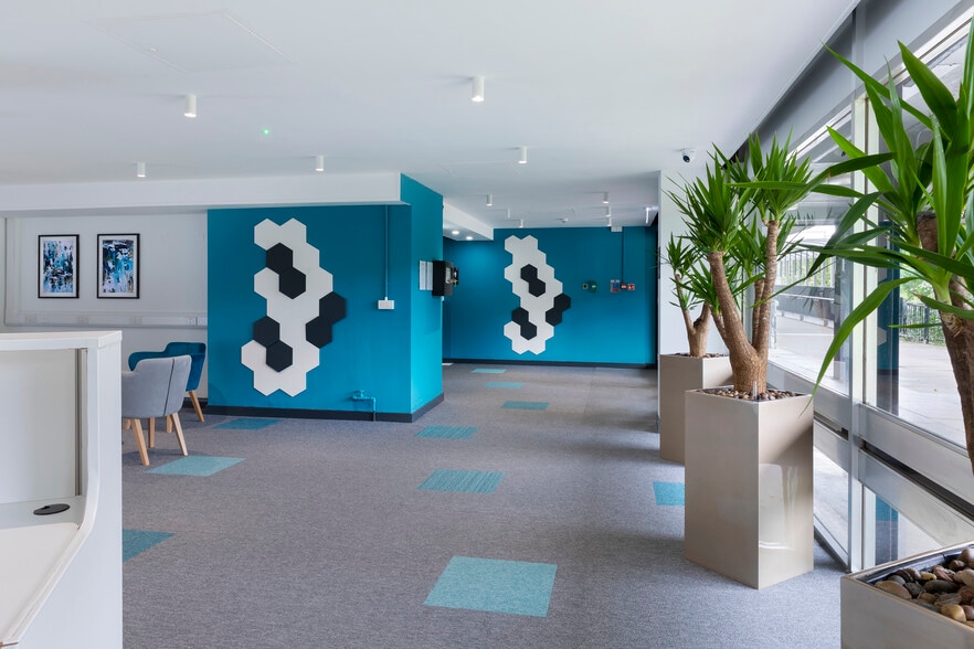 Southway, Skelmersdale for lease - Interior Photo - Image 2 of 26