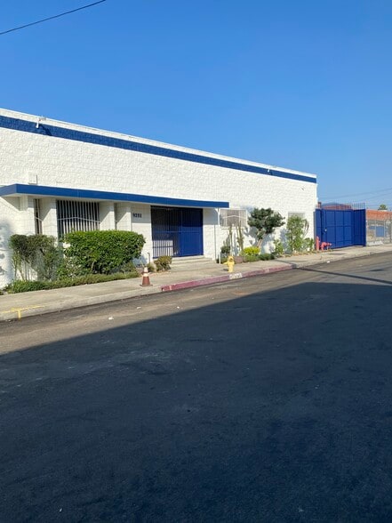 9281 Borden Ave, Sun Valley, CA for lease - Building Photo - Image 2 of 18