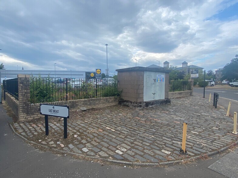 Custom House Way, Greenock for sale - Primary Photo - Image 1 of 1