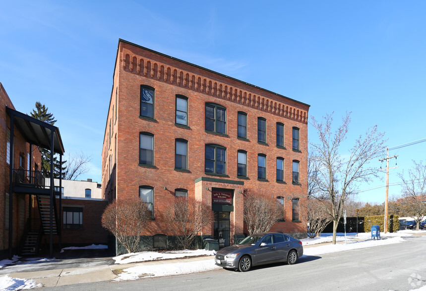 7 Wells St, Saratoga Springs, NY for lease - Building Photo - Image 3 of 21