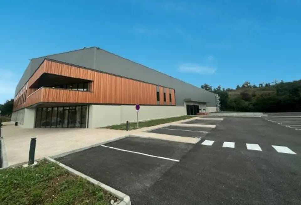 Office in Saint-Laurent-de-Mure for lease Building Photo- Image 1 of 12