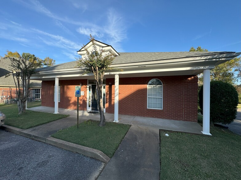 6622 Kirby Center Cv, Memphis, TN for lease - Building Photo - Image 1 of 11