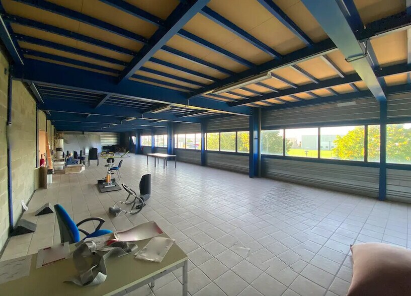 Industrial in Genas for lease - Interior Photo - Image 3 of 9