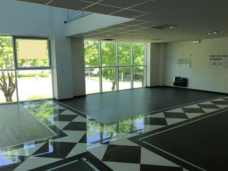 Office in Torcy for lease Interior Photo- Image 1 of 10