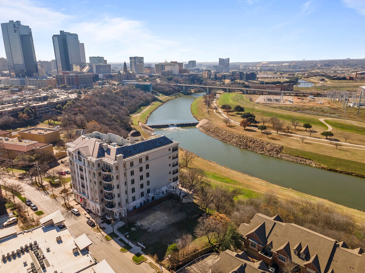 515521 Samuels Ave, Fort Worth, TX 76102