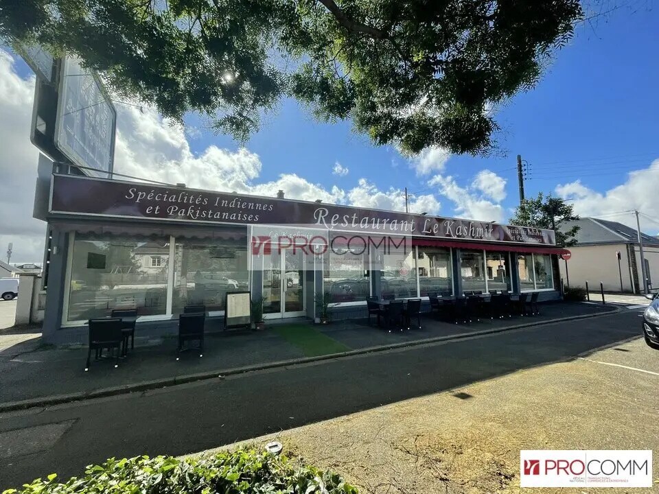 Retail in Luisant for lease Building Photo- Image 1 of 3