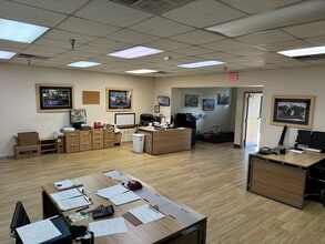 100 Rus Dr, Calhoun, GA for sale Interior Photo- Image 1 of 4