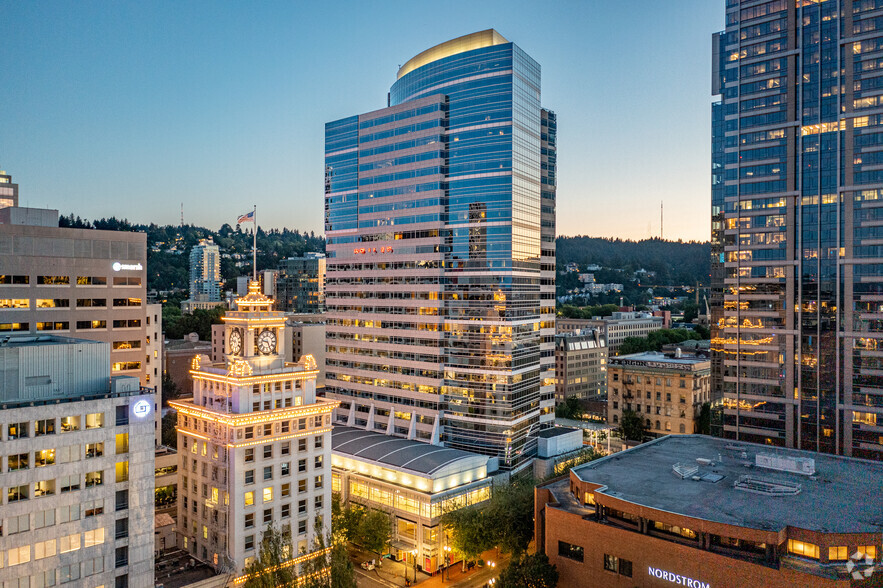 805 SW Broadway, Portland, OR for lease - Building Photo - Image 1 of 10