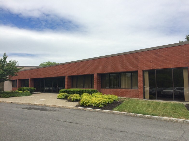 270 Mount Hope Dr, Albany, NY for sale - Building Photo - Image 1 of 1