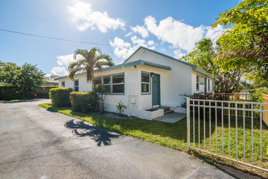746 NE 3rd Ave, Fort Lauderdale, FL for sale - Primary Photo - Image 1 of 30