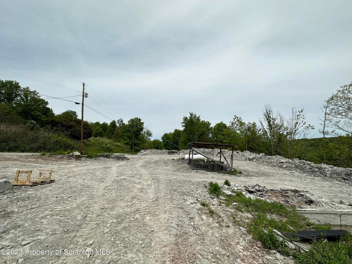 1872 Dougherty Rd, PA 18630