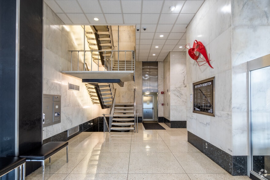 230 S Bemiston Ave, Clayton, MO for lease - Lobby - Image 2 of 9