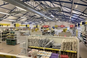 11 Causeway St, Kidwelly for lease Interior Photo- Image 2 of 2