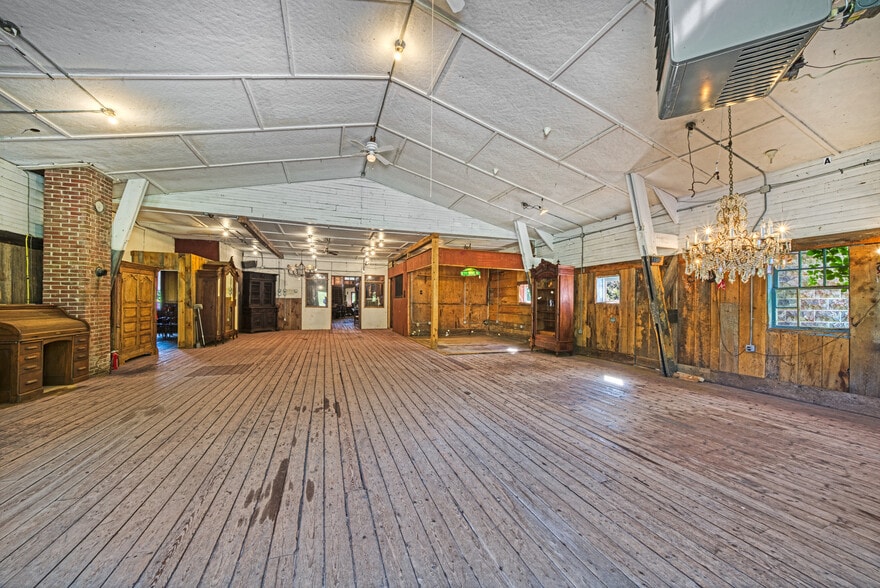 Prospect Hill Estate 14.3 +/- Acres portfolio of 4 properties for sale on LoopNet.com - Building Photo - Image 3 of 68