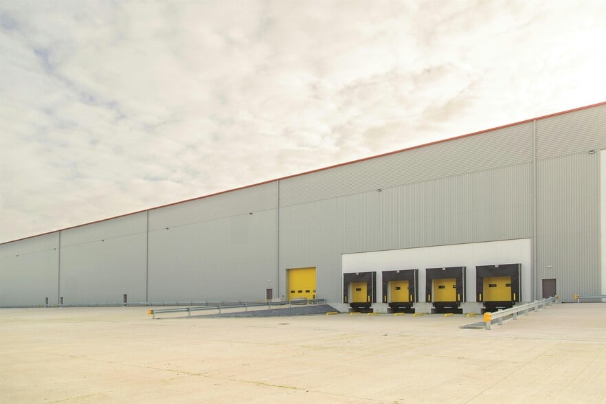 E Lancashire Rd, Liverpool for lease - Building Photo - Image 3 of 3