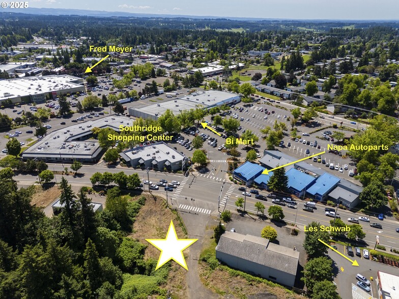 1653 Beavercreek Rd, Oregon City, OR for sale - Building Photo - Image 1 of 22