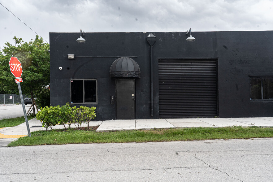 401 NE 8th St, Fort Lauderdale, FL for lease - Building Photo - Image 1 of 9