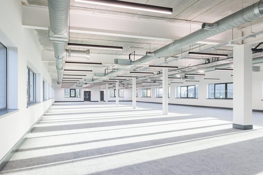 4 Ridgeway, Birmingham for lease - Building Photo - Image 1 of 54