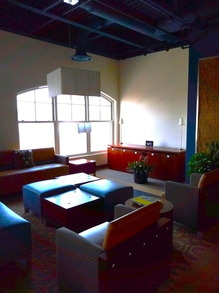 65 Monmouth St, Red Bank, NJ for lease - Interior Photo - Image 2 of 11