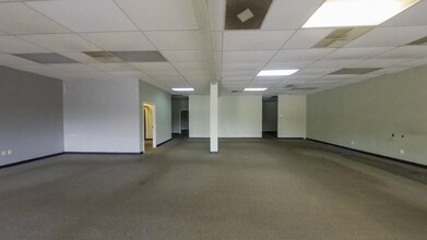 500-692 Hanes Mall Blvd, Winston-Salem, NC for lease Interior Photo- Image 1 of 7