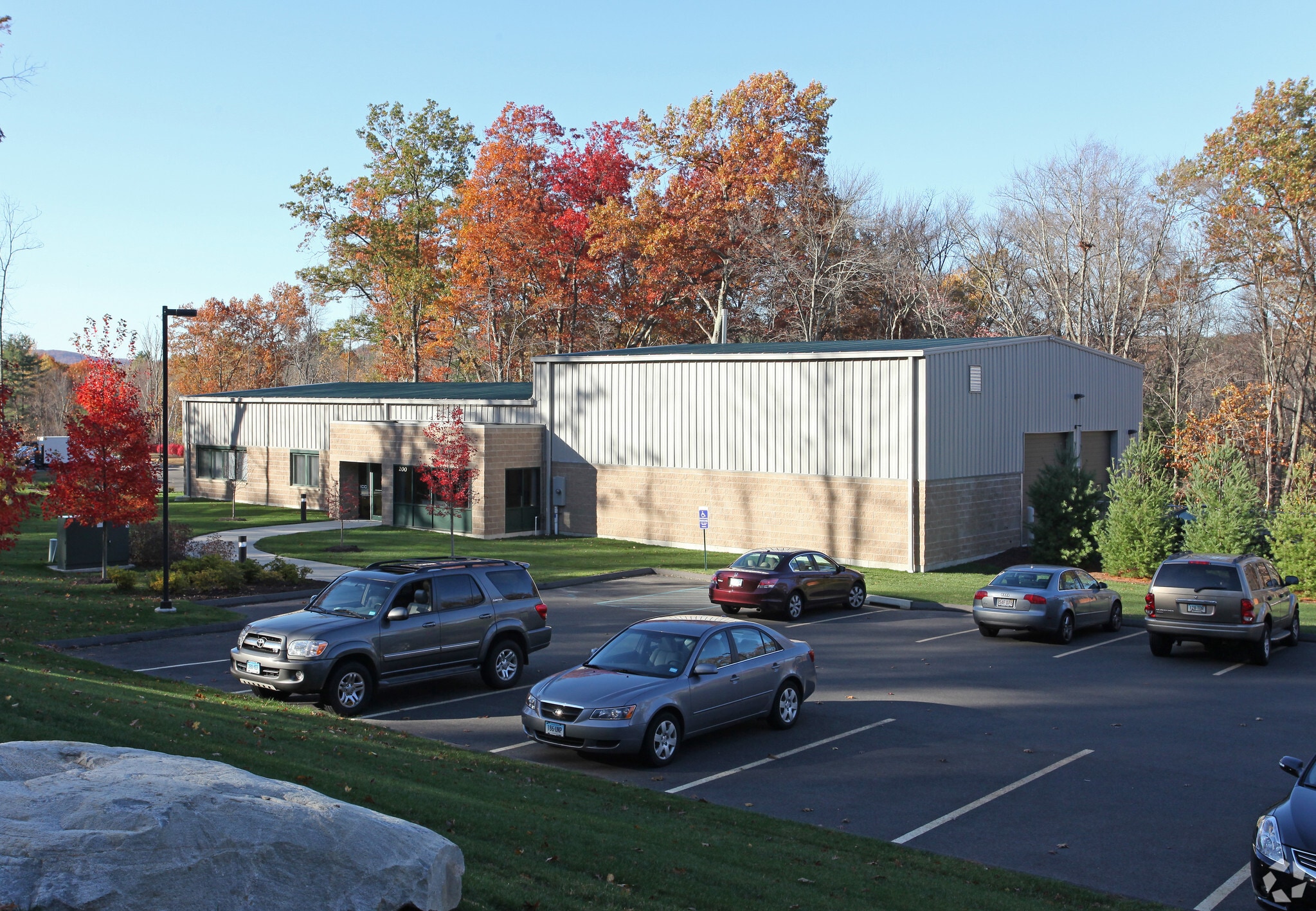 200 Smith Way, Canton, CT for sale Primary Photo- Image 1 of 1