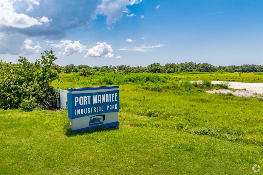 Port Manatee Industrial Park portfolio of 3 properties for sale on LoopNet.com - Building Photo - Image 1 of 11