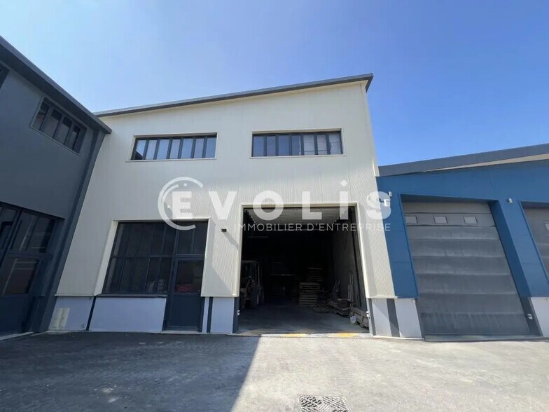 Flex in Montfermeil for lease - Building Photo - Image 2 of 14
