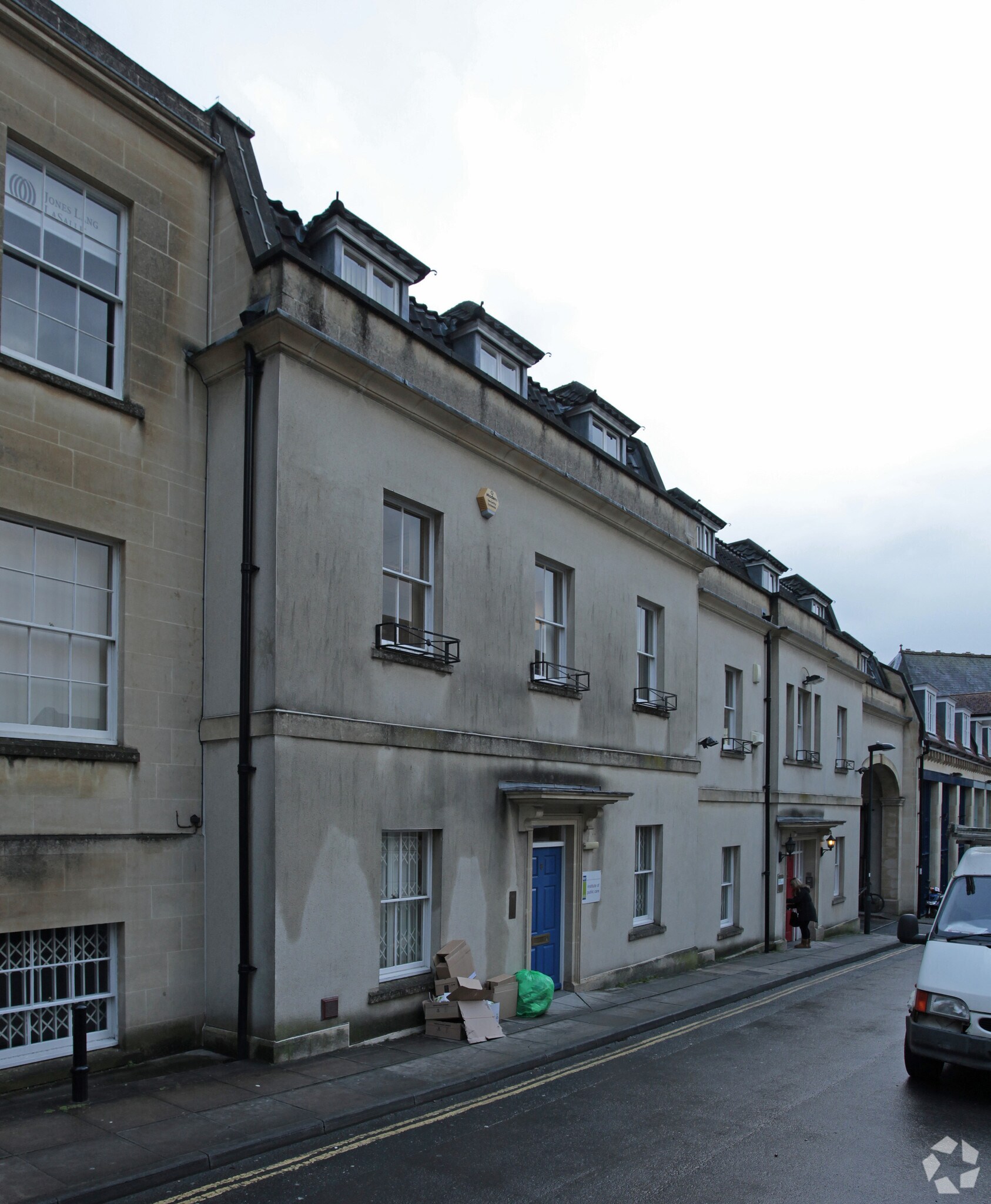 8 Palace Yard Mews, Bath for sale Primary Photo- Image 1 of 1