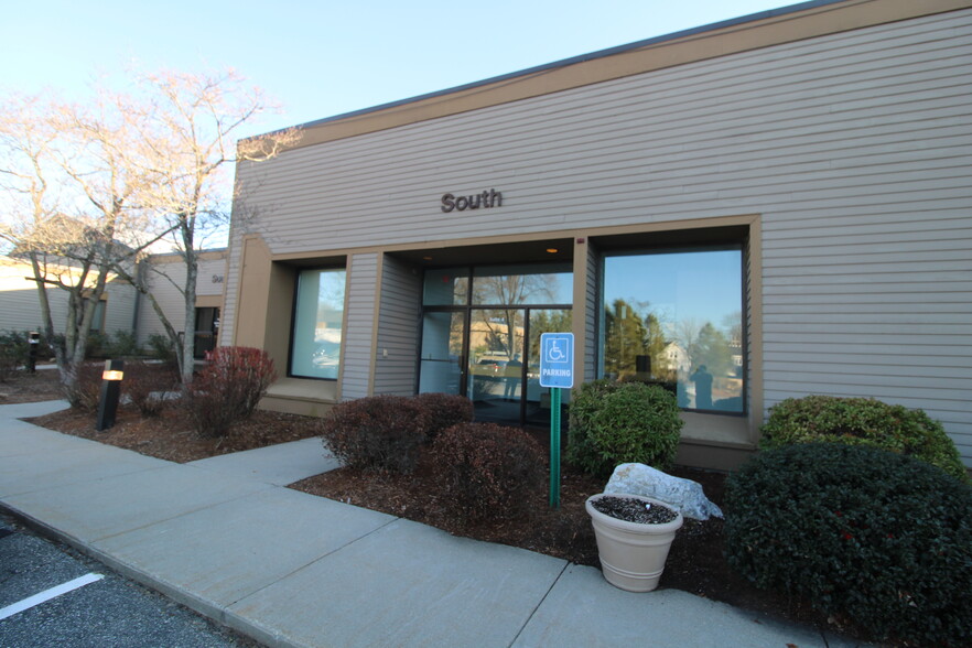 200 N Main St, East Longmeadow, MA for lease - Building Photo - Image 1 of 3