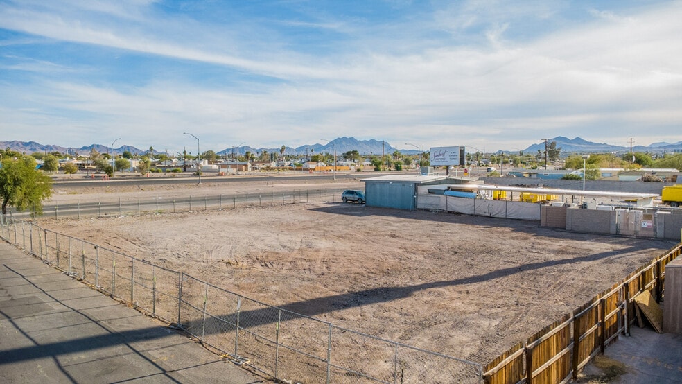 721 E Lake Mead Pkwy, Henderson, NV for lease - Building Photo - Image 1 of 24