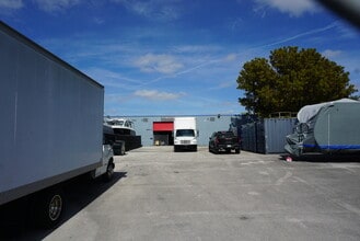 7640 NW 36th Ave, Hialeah, FL for lease Interior Photo- Image 2 of 16