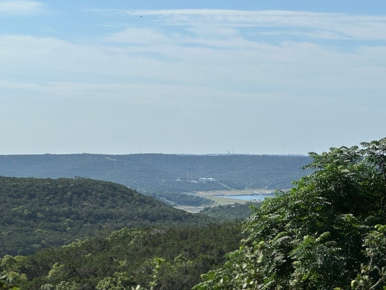 11400 Mountain Top Cir, Jonestown, TX for sale - Building Photo - Image 2 of 2