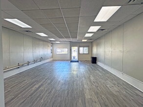 4243 Coolidge Hwy, Royal Oak, MI for lease Interior Photo- Image 2 of 7