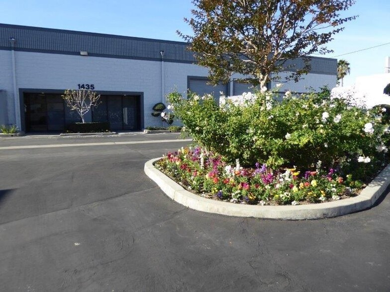 1415-1441 Gardena Ave, Glendale, CA for lease - Building Photo - Image 1 of 48