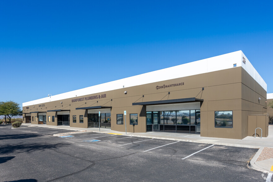 2115 E Valencia Rd, Tucson, AZ for lease - Building Photo - Image 1 of 5