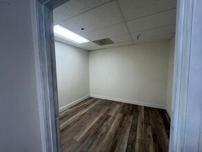 27001 La Paz Rd, Mission Viejo, CA for lease Interior Photo- Image 2 of 4