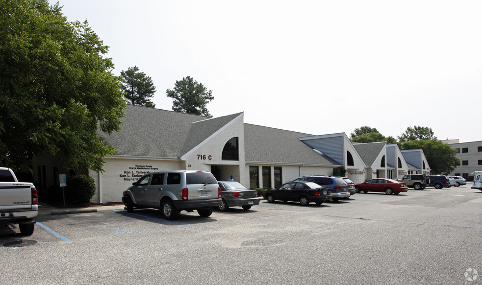 716 Denbigh Blvd, Newport News, VA for lease - Building Photo - Image 2 of 3