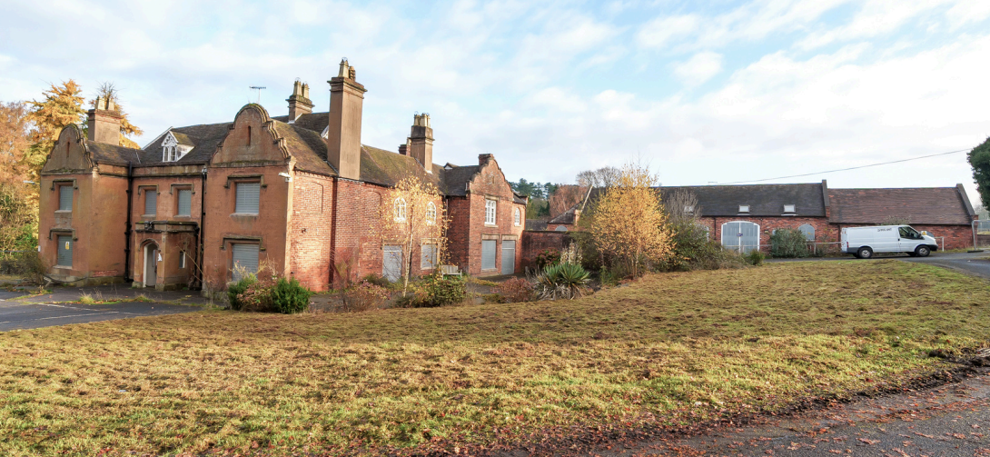 Wolverhampton Rd, Kingswinford for sale Primary Photo- Image 1 of 5