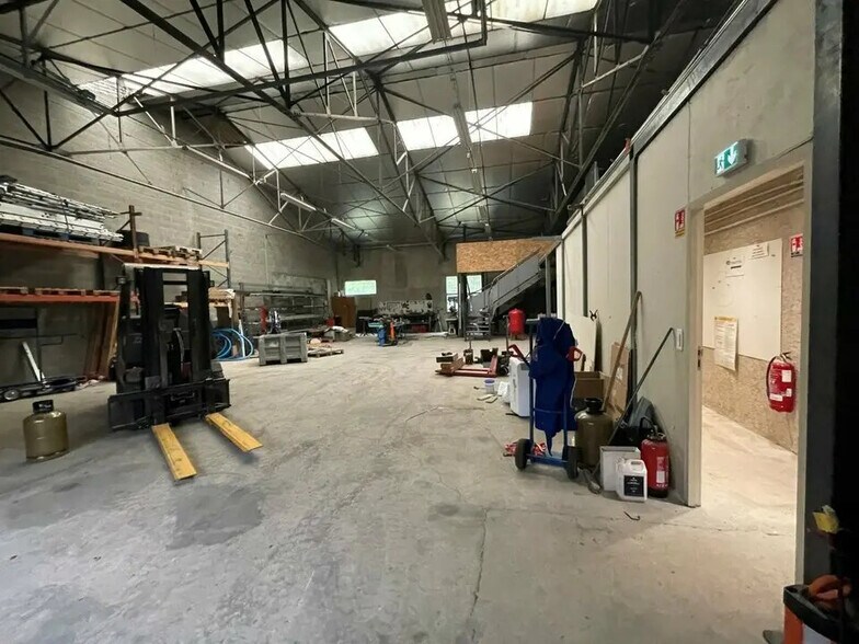 Flex in Domarin for lease - Building Photo - Image 2 of 11