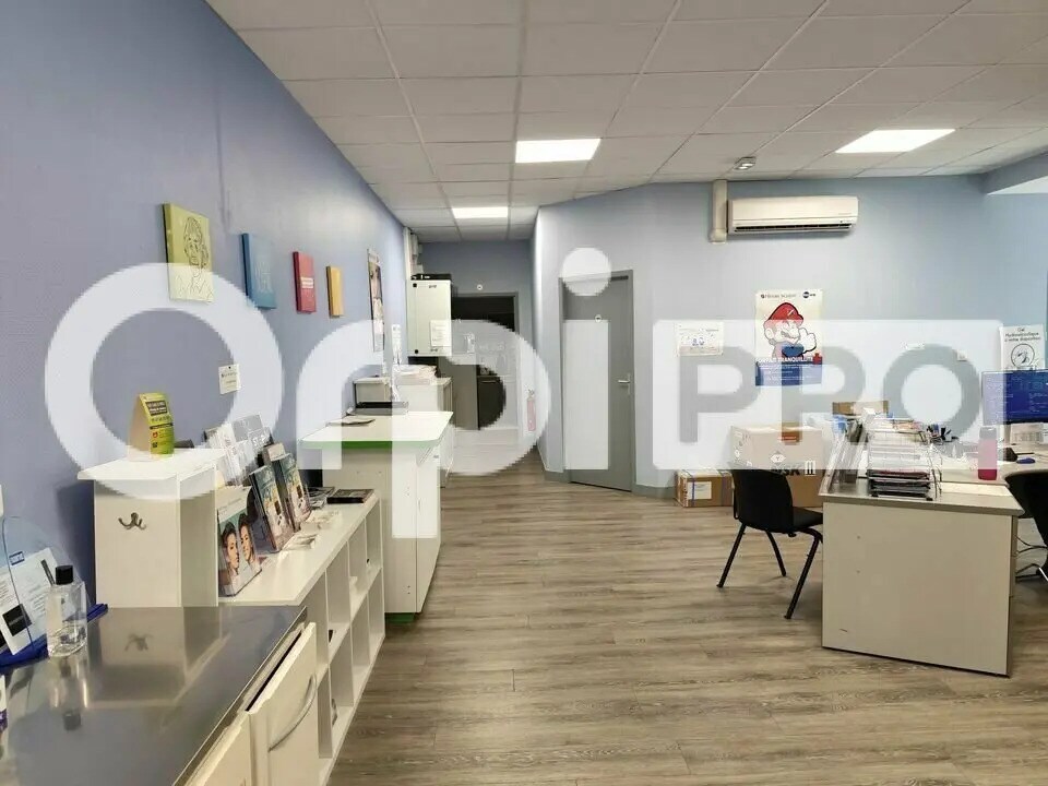 Office in Limoges for lease Interior Photo- Image 1 of 6