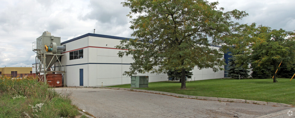 1333 Thornton Rd S, Oshawa, ON for lease - Building Photo - Image 2 of 4