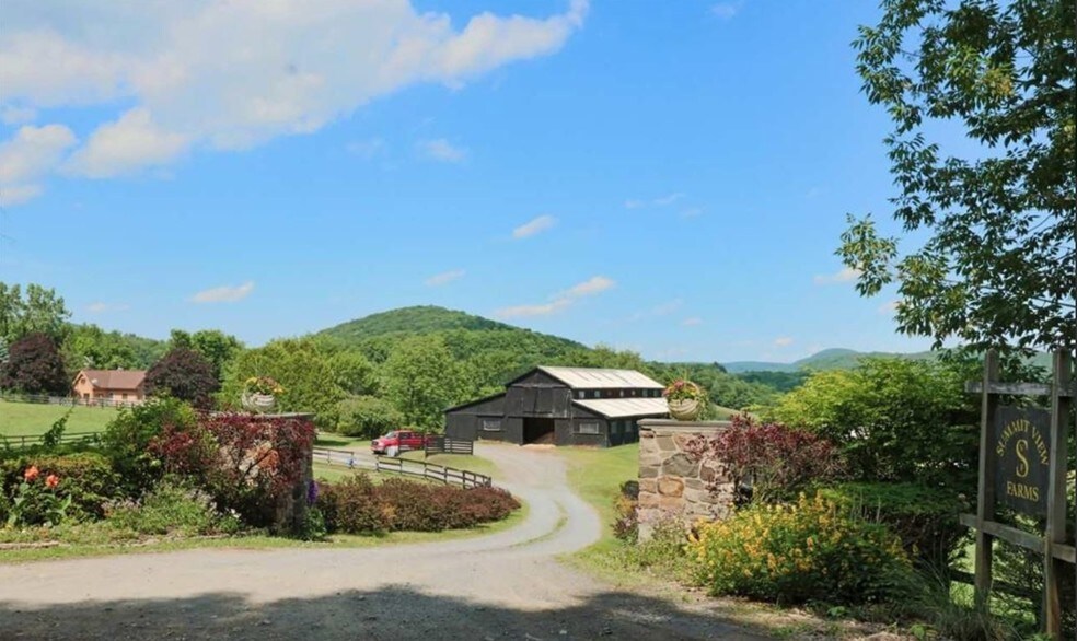 32 Freeman Rd, Greenwich, NY 12834