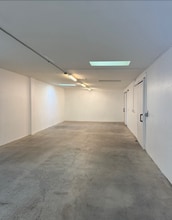 141 N Ventura Ave, Ventura, CA for lease Interior Photo- Image 2 of 4