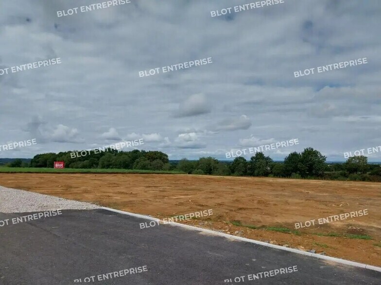 Land in Saint-Allouestre for sale - Building Photo - Image 1 of 4