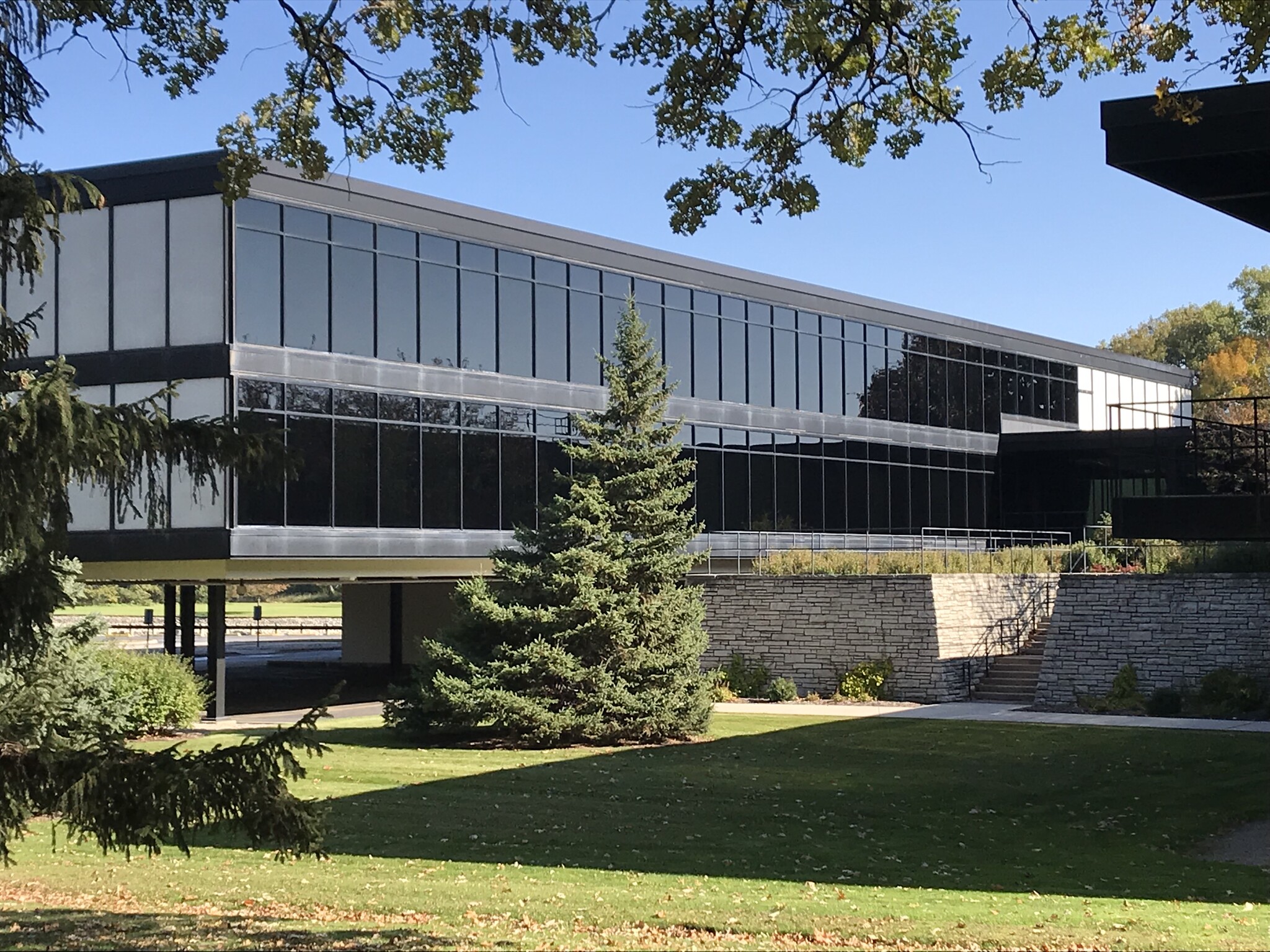 401 N Lake St, Neenah, WI for sale Primary Photo- Image 1 of 18