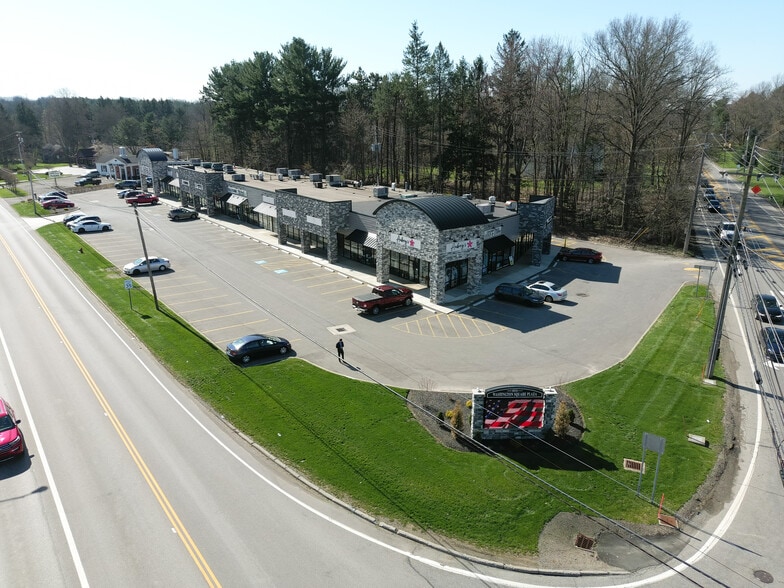 8533-8559 E Washington St, Chagrin Falls, OH for lease - Building Photo - Image 1 of 15