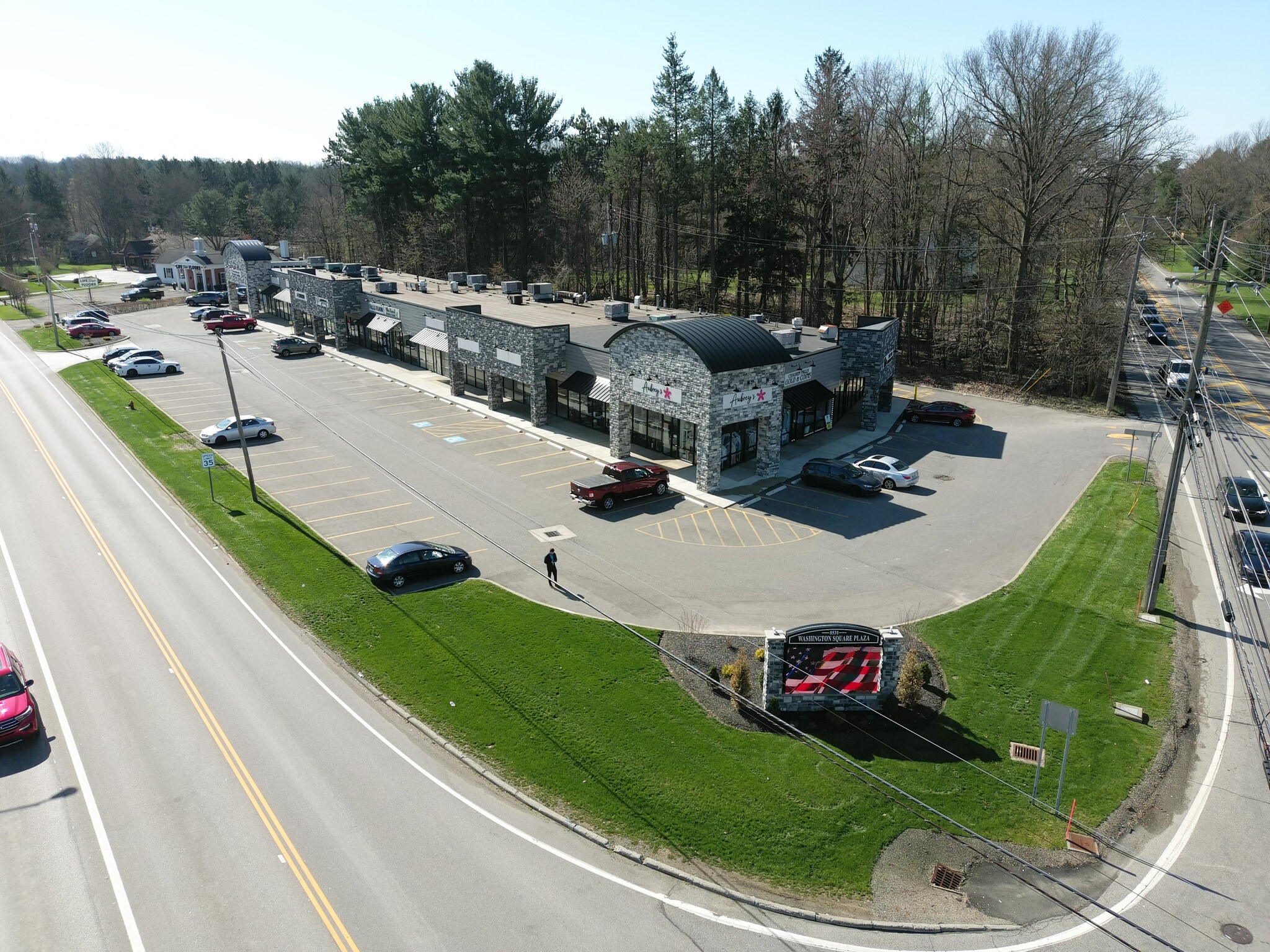 8533-8559 E Washington St, Chagrin Falls, OH for lease Building Photo- Image 1 of 16