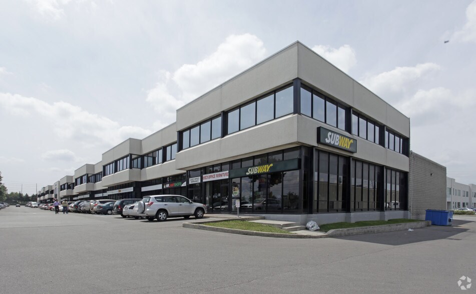 7025 Tomken Rd, Mississauga, ON for lease - Building Photo - Image 3 of 4
