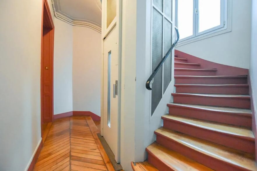 Office in Paris for lease - Interior Photo - Image 3 of 4